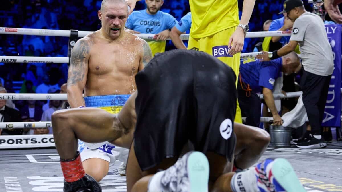 Anthony Joshua bows to Usyk