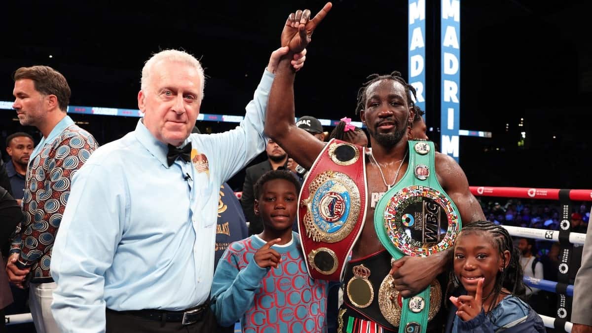 Terence Crawford beats Madrimov 154